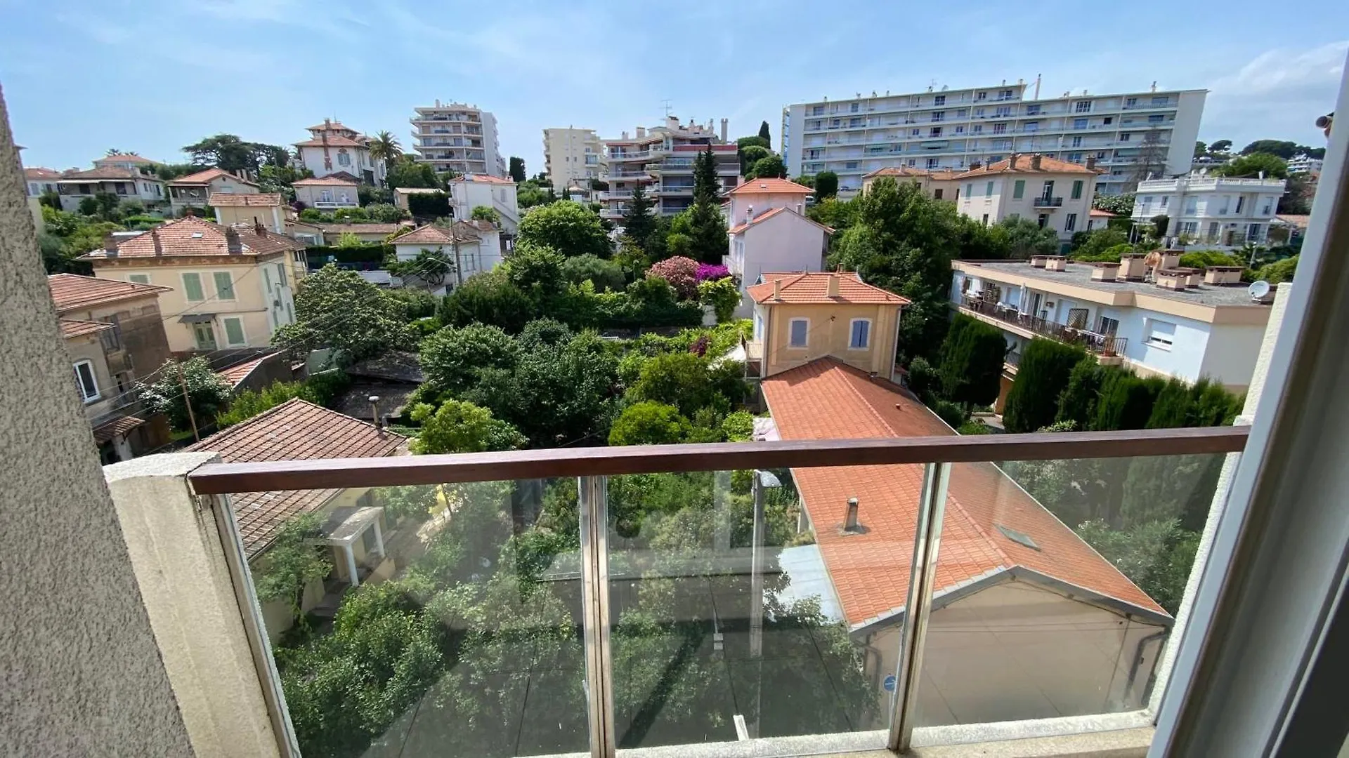 Apartment A022 Chic Cannes Flat Balcony Parking